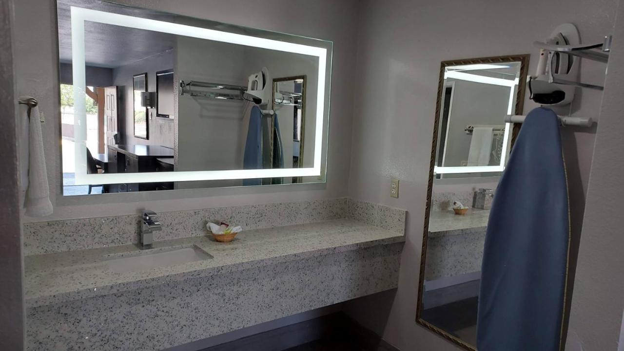 Regency Inn Norco Dış mekan fotoğraf